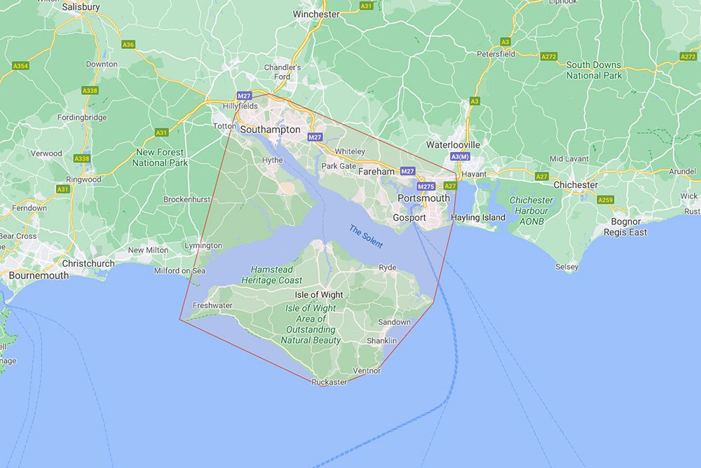map showing the isle of wight, southampton and portsmouth
